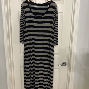 ☘️ 4/$35 CALVIN KLEIN: Maxi Dress